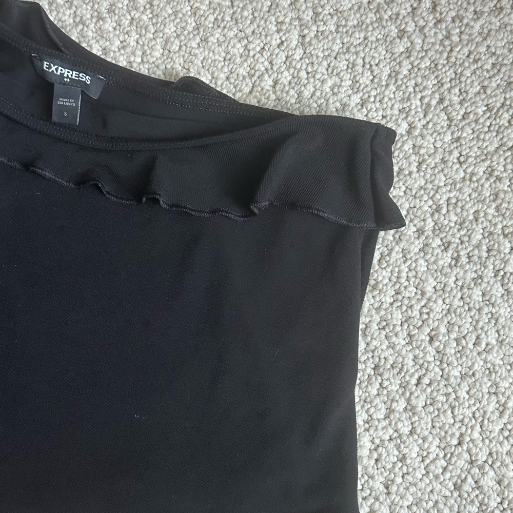 Express Elegant Black Ruffle Top - Picture 4 of 6